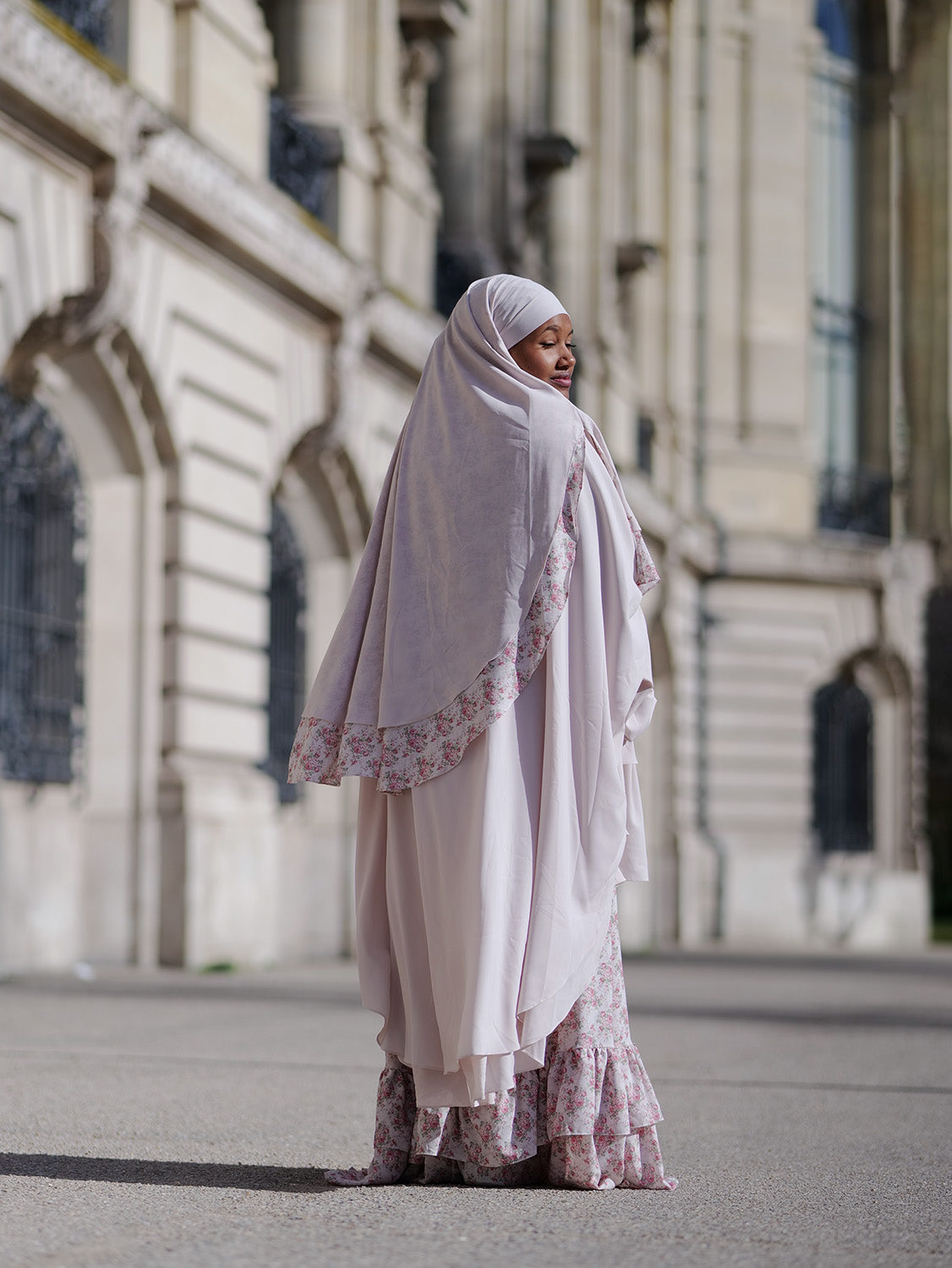 Lady Chiffon Khimar, Promenade