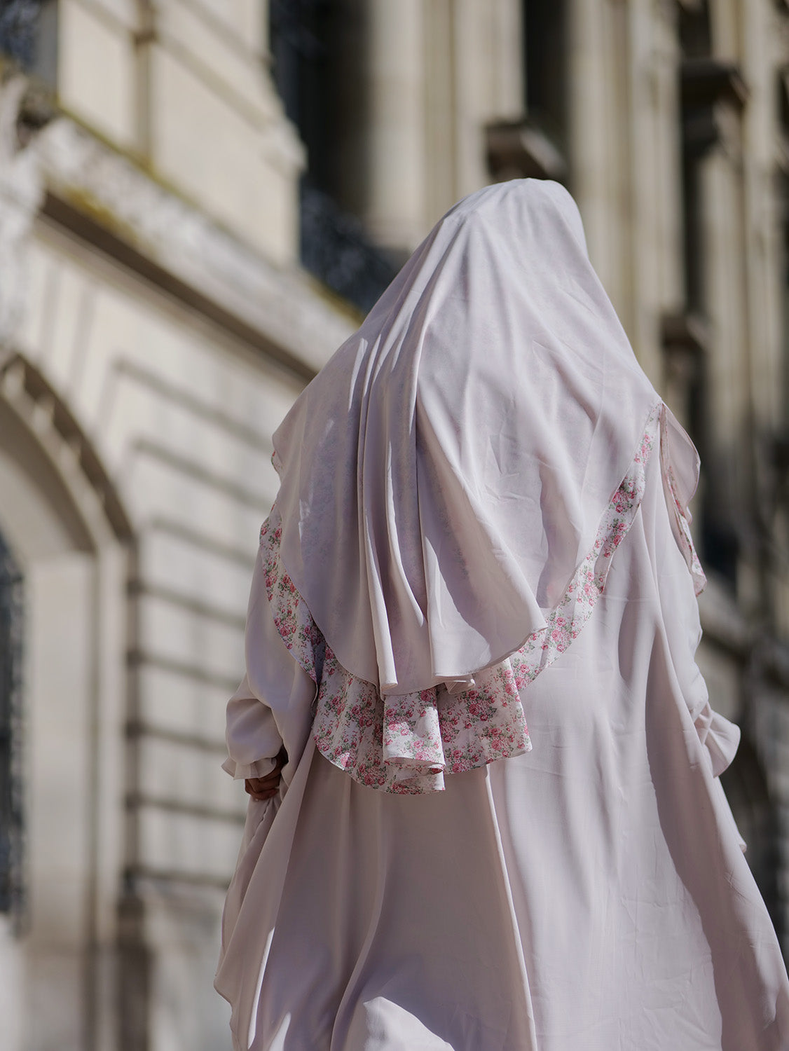 Lady Chiffon Khimar, Promenade