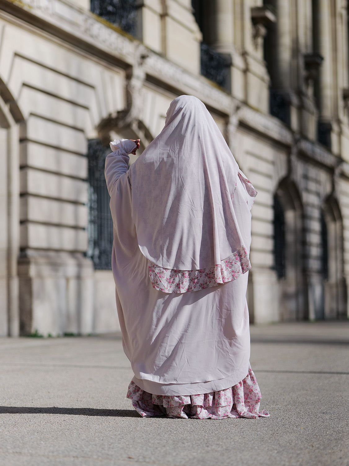 Lady Chiffon Khimar, Promenade