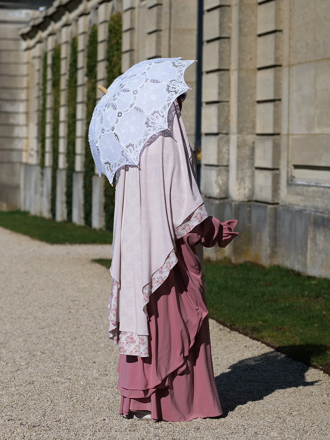 Princess Chiffon Khimar, Promenade