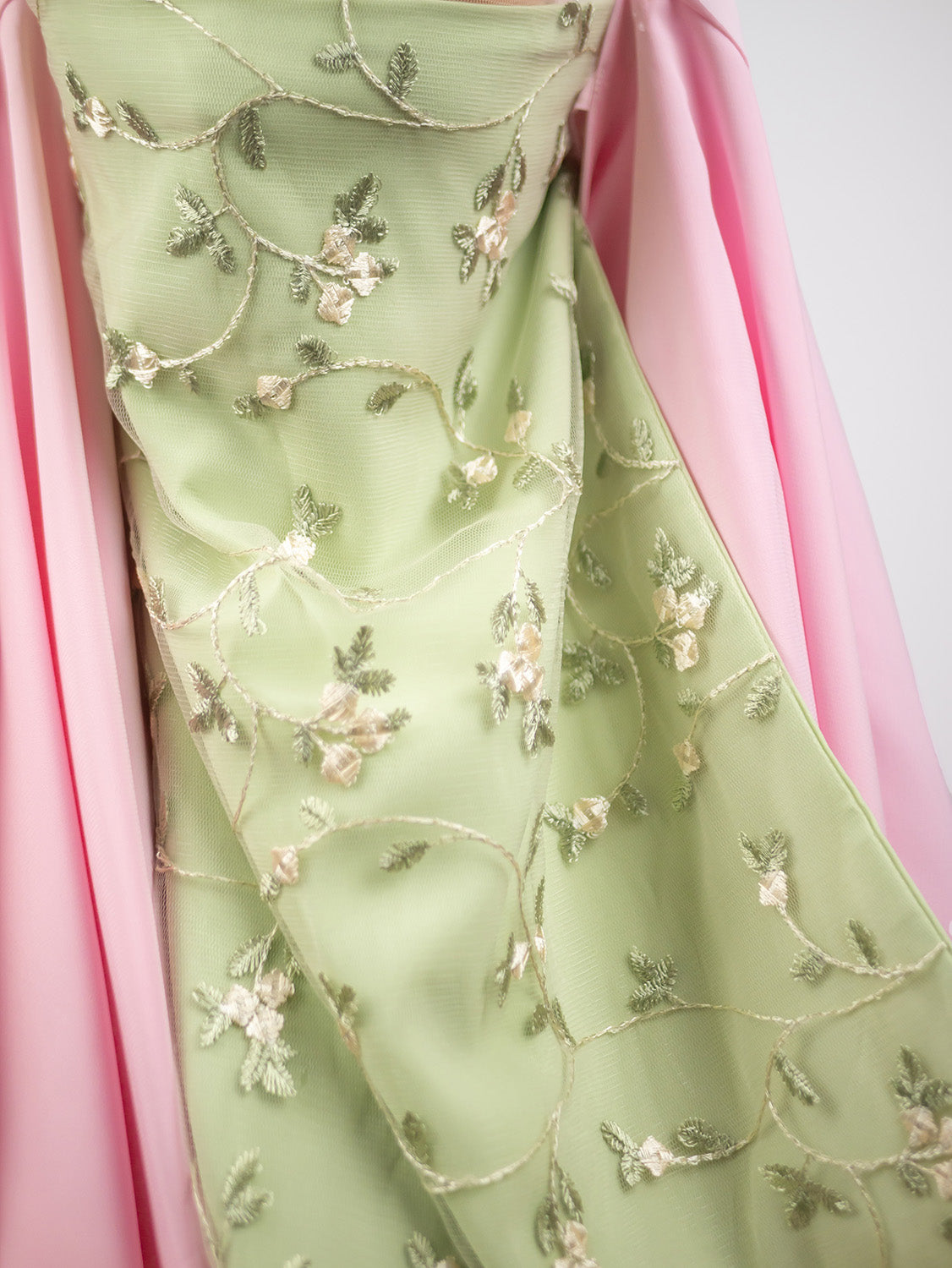 Diadem Chiffon and Tulle Niqab, Romance Novel