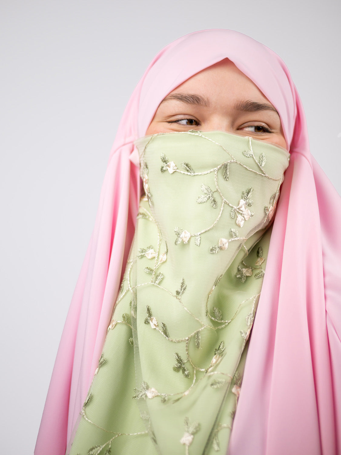 Diadem Chiffon and Tulle Niqab, Romance Novel