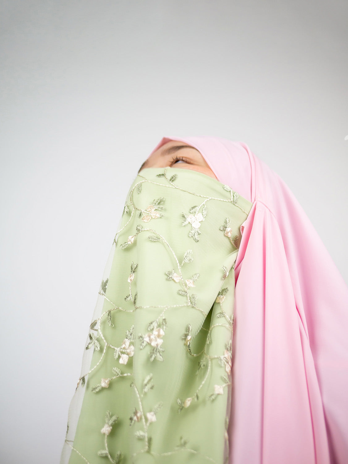 Diadem Chiffon and Tulle Niqab, Romance Novel