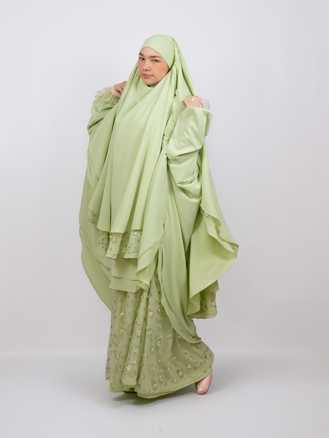 Princess Chiffon and Tulle Khimar, Romance Novel