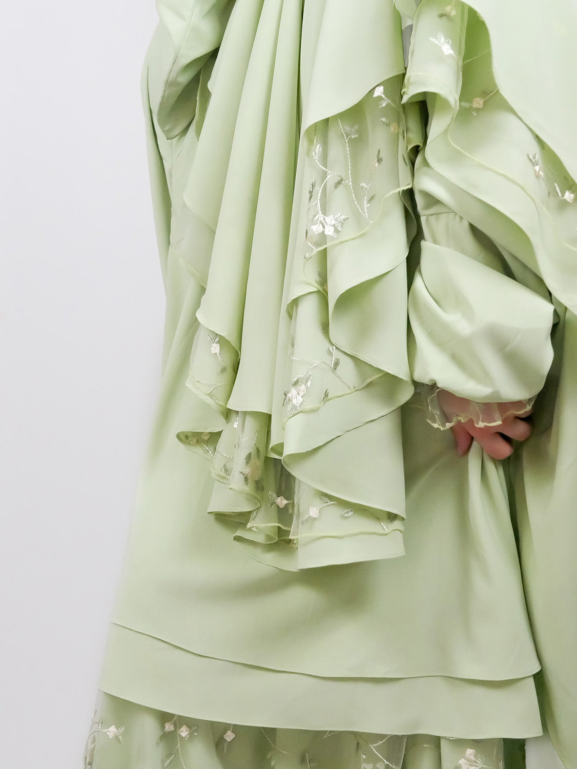 Princess Chiffon and Tulle Khimar, Romance Novel