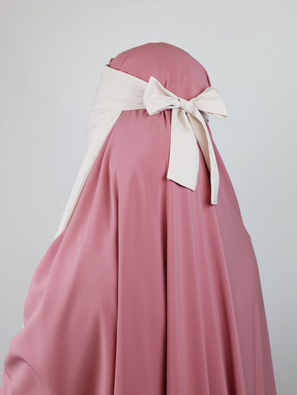Crown Chiffon Niqab, Promenade